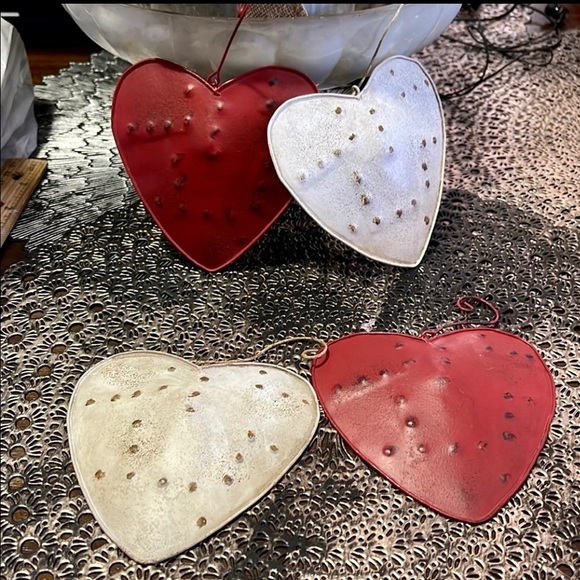 Hearts Rustic Outdoor, Tin punched design swirl hanging hook Red & Cream set/4 - Picture 2 of 16